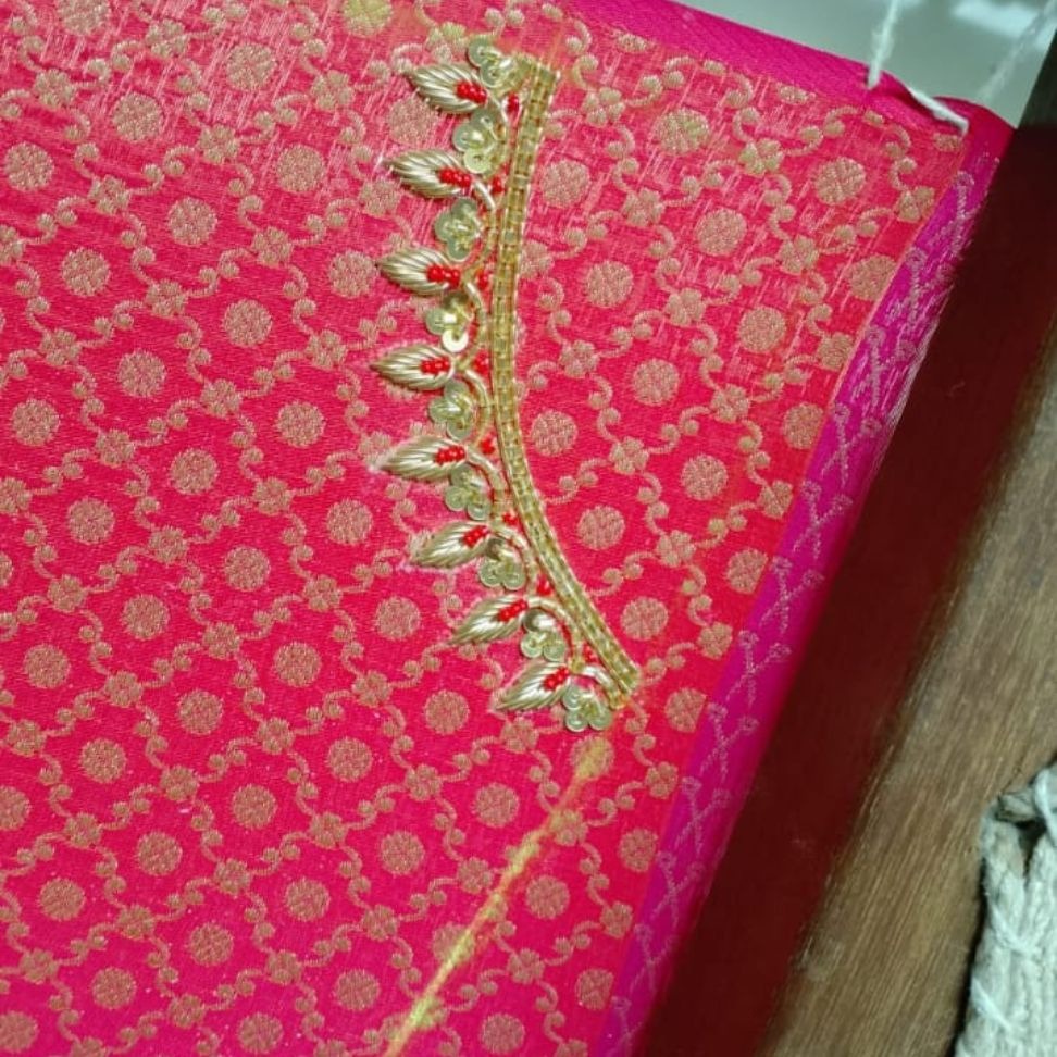 Hand-and-Machine-Embroidery-Pune-clothing-store